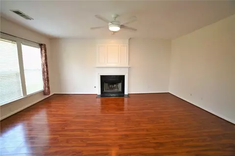 8305 Grenadier Trl, Suwanee, GA 30024 photo 14