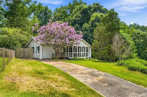 878 Wanda Cir, Marietta, GA 30008