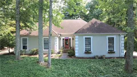 4380 Dunmore Rd NE, Marietta, GA 30068