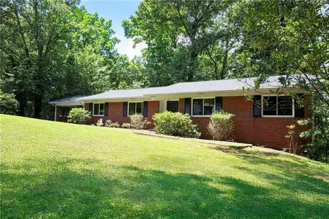 1874 Pine Tree Trl, Gainesville, GA 30501