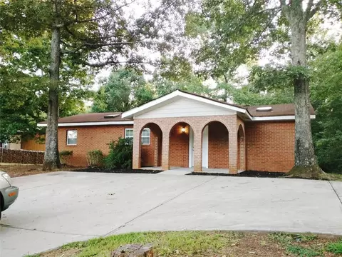 5582 Mulberry St, Flowery Branch, GA 30542