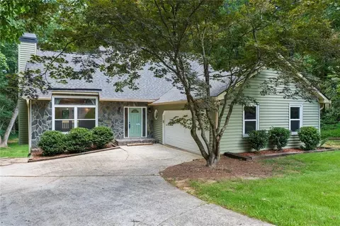 180 Waldrop Way, Fayetteville, GA 30215