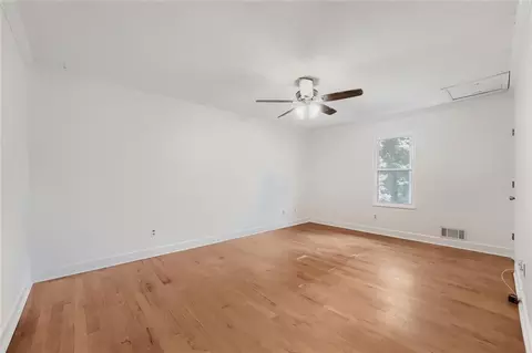 Living - 2635 Meadow Bend Ct, Duluth, GA 30096 photo 7 of 7