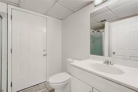 Bath - 2635 Meadow Bend Ct, Duluth, GA 30096 photo 1 of 2