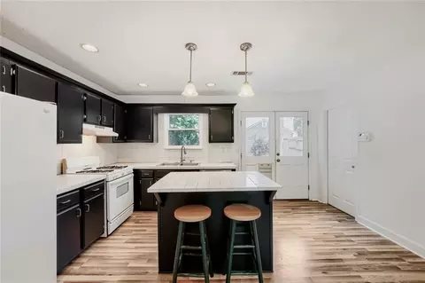 Kitchen - 2635 Meadow Bend Ct, Duluth, GA 30096 photo 3 of 5