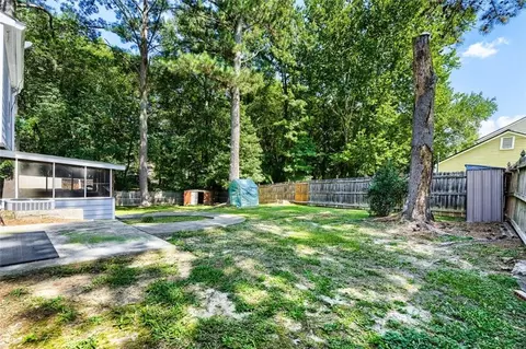 Exterior - 2635 Meadow Bend Ct, Duluth, GA 30096 photo 4 of 7