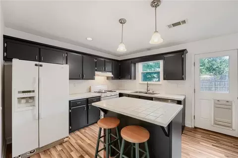 Kitchen - 2635 Meadow Bend Ct, Duluth, GA 30096 photo 2 of 5