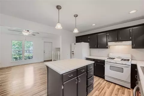 Kitchen - 2635 Meadow Bend Ct, Duluth, GA 30096 photo 1 of 5