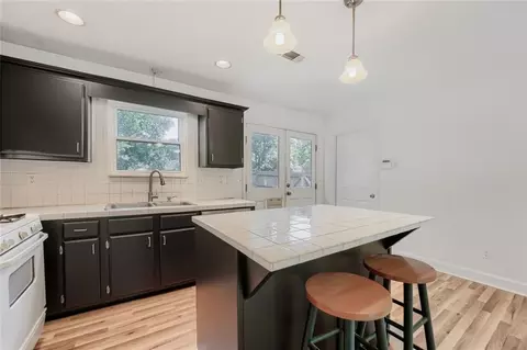Kitchen - 2635 Meadow Bend Ct, Duluth, GA 30096 photo 5 of 5
