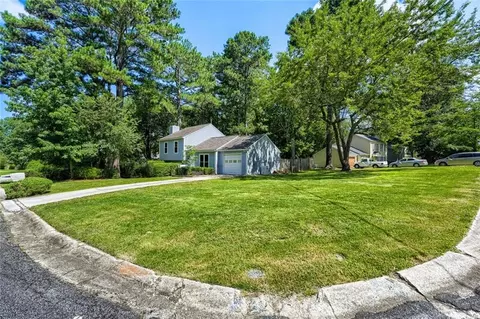 Exterior - 2635 Meadow Bend Ct, Duluth, GA 30096 photo 7 of 7