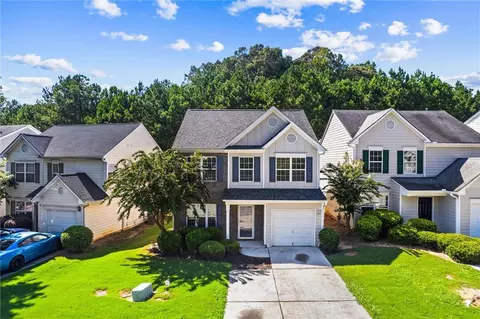 9517 Lakeview Rd, Union City, GA 30291
