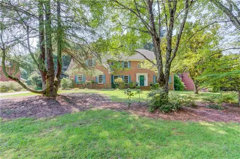 4948 Woodfall Dr SW, Lilburn, GA 30047