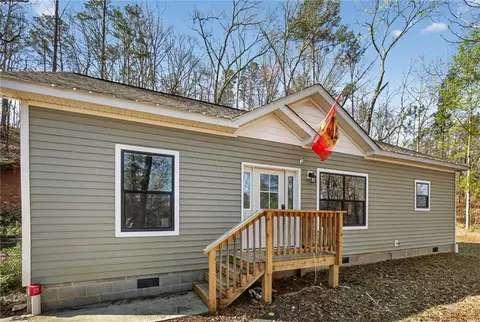 6672 Skyview Dr SE, Acworth, GA 30101