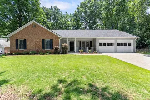 5607 Frontier Walk Ln, Buford, GA 30518