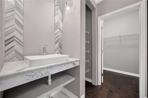 Bath - 8190 Royal Troon Dr, Duluth, GA 30097 photo 4 of 8