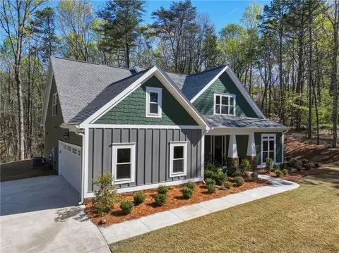 320 Fern Park Dr, Dawsonville, GA 30534
