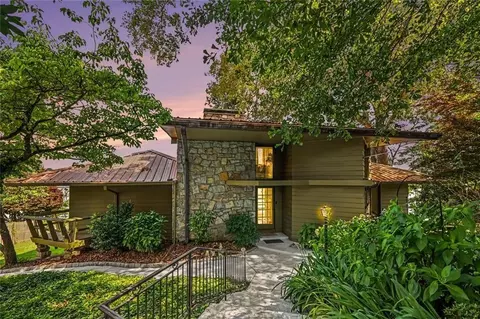 2016 Lake Sorrento Dr, Conyers, GA 30012