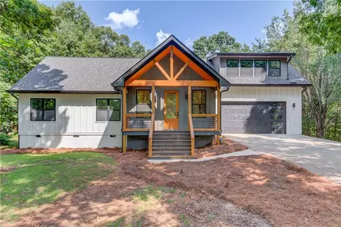 374 Academy Woods Dr, Jefferson, GA 30549