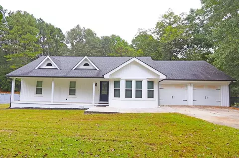 42 Dale St, Temple, GA 30179