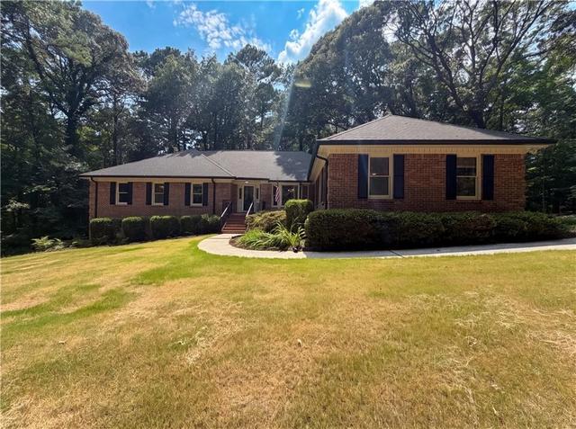 120 Oxford Ln, Fayetteville, GA 30215