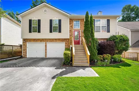 5822 Bridgeport Ct, Flowery Branch, GA 30542