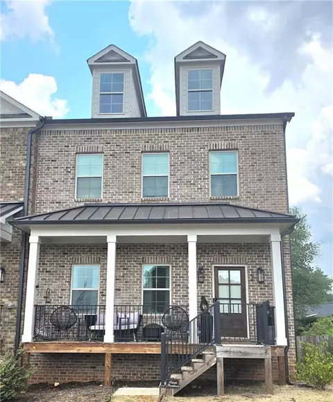 768 Honey Bee Ln, Lawrenceville, GA 30046