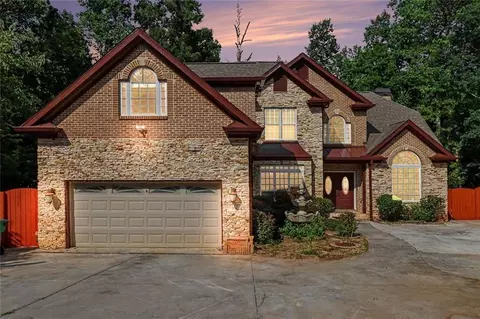 760 Links View Dr, Sugar Hill, GA 30518