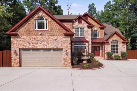 760 Links View Dr, Sugar Hill, GA 30518