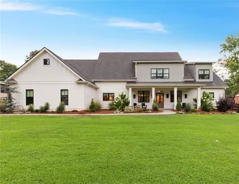 290 Walnutwood Trl, Roswell, GA 30075
