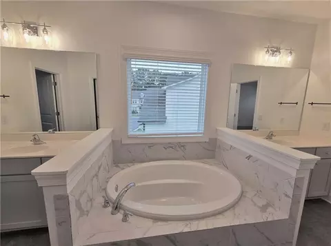 Bath - 4479 Encore Park Ln, Duluth, GA 30097 photo 3 of 8