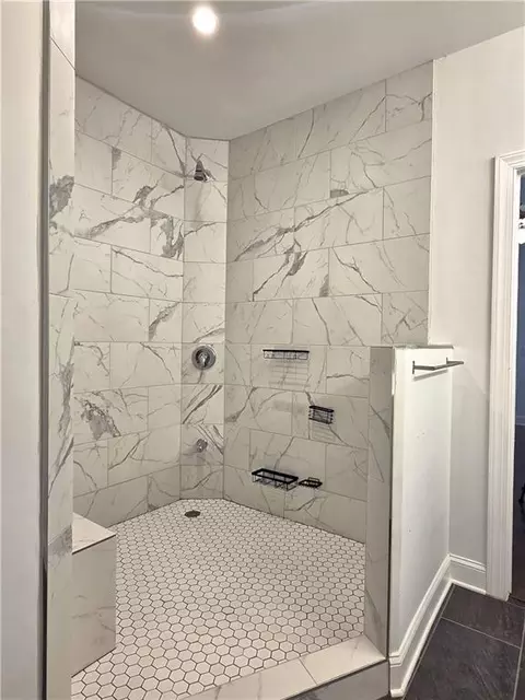 Bath - 4479 Encore Park Ln, Duluth, GA 30097 photo 6 of 8