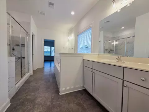 Bath - 4479 Encore Park Ln, Duluth, GA 30097 photo 2 of 8