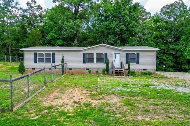 526 Silver Falls Rd, Cleveland, GA 30528