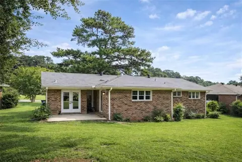 615 Peachtree Dr, Thomaston, GA 30286