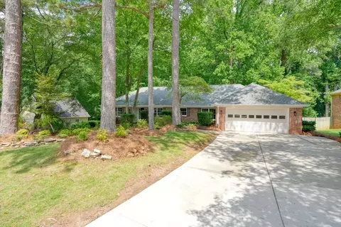 556 Lees Trce SW, Marietta, GA 30064