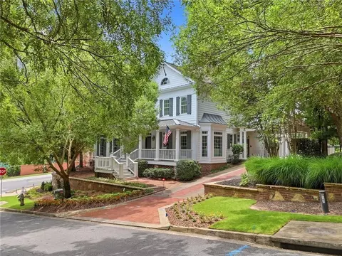 3901 Hazelhurst Dr, Marietta, GA 30066
