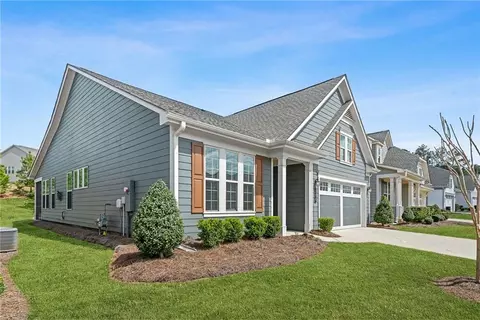 108 Red Maple Dr, Peachtree City, GA 30269
