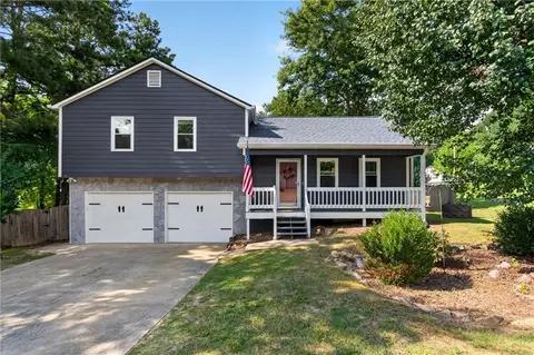 4983 Hunters Cove Dr, Acworth, GA 30101