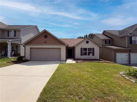 Exterior - 4981 Summersun Dr, Morrow, GA 30260 photo 4 of 6