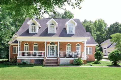 2075 Whispering Pines Ln, Mcdonough, GA 30253