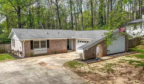 3220 Foxwood Trl SE, Smyrna, GA 30082