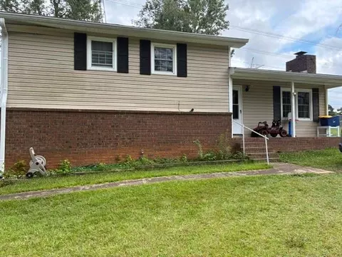 6558 SE Apache Ln, Douglasville, GA 30135
