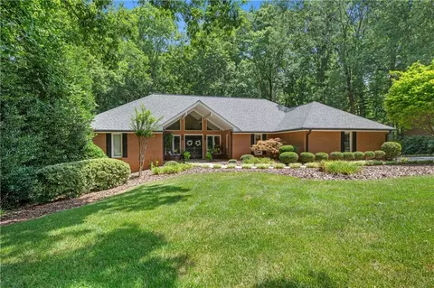 11740 Mountain Laurel Dr, Roswell, GA 30075
