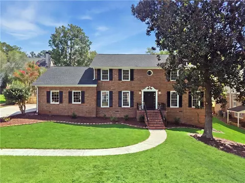5157 Lakesprings Dr, Dunwoody, GA 30338