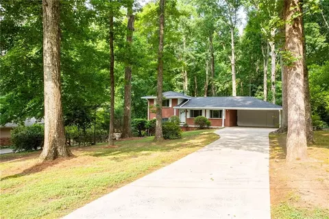 3720 Lake Dr SE, Smyrna, GA 30082