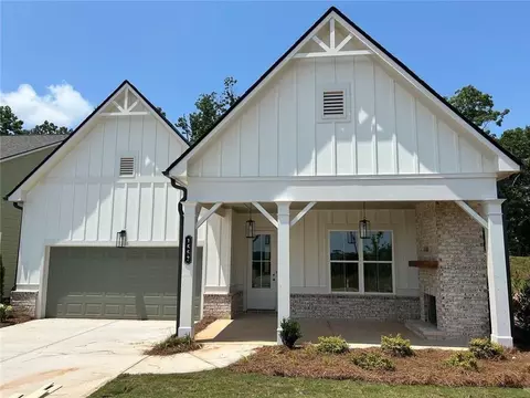 1553 Assembly Cir, Gainesville, GA 30501