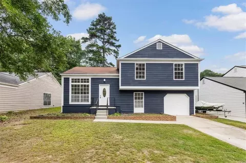 6653 Eastbriar Dr, Lithonia, GA 30058