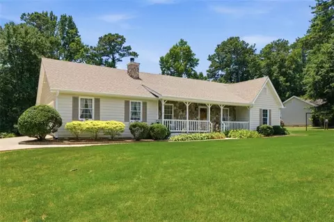 Exterior - 230 Pine Tree Ln, Mcdonough, GA 30252 photo 2 of 9
