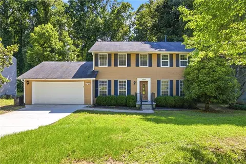 260 Barrington Dr E, Roswell, GA 30076