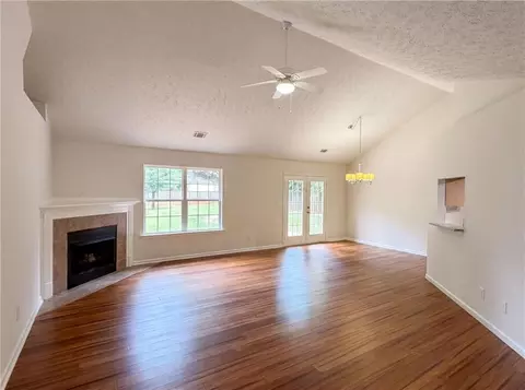 305 Cobb Ct, Hampton, GA 30228 photo 3